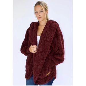 Maroon nordic beach sherpa